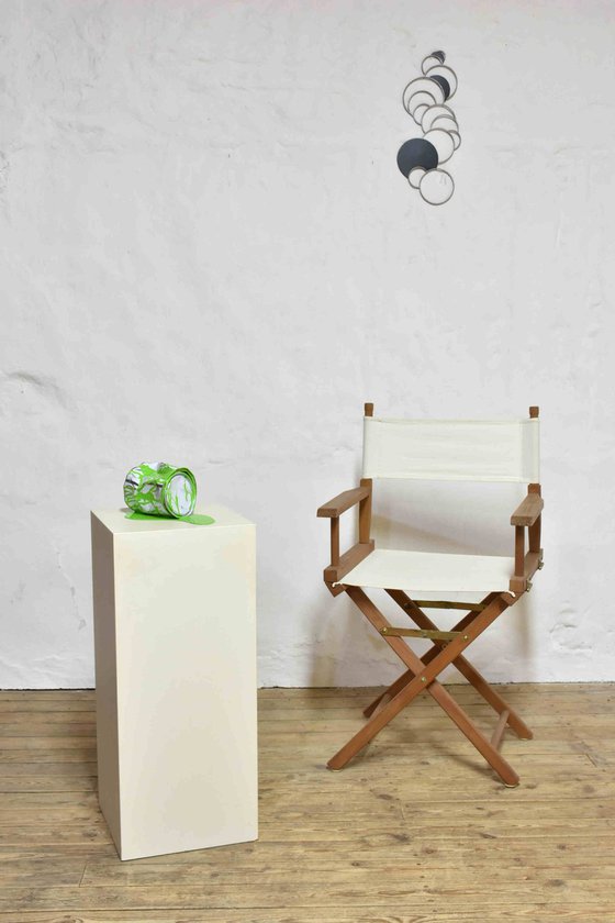 Le vieux pot de peinture vert