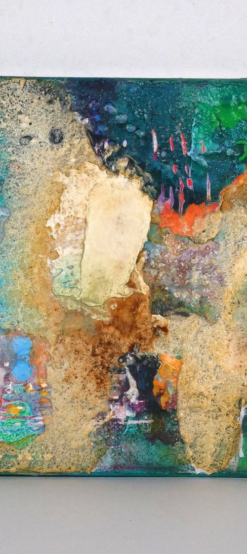 Living wall nr.5 - abstract with structure by Sara Rodighiero