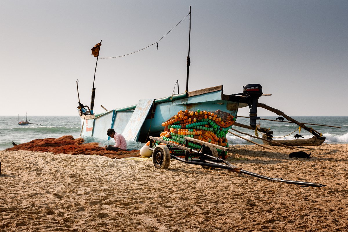 Fisherman at Colva Beach, Goa (119x84cm) by Tom Hanslien