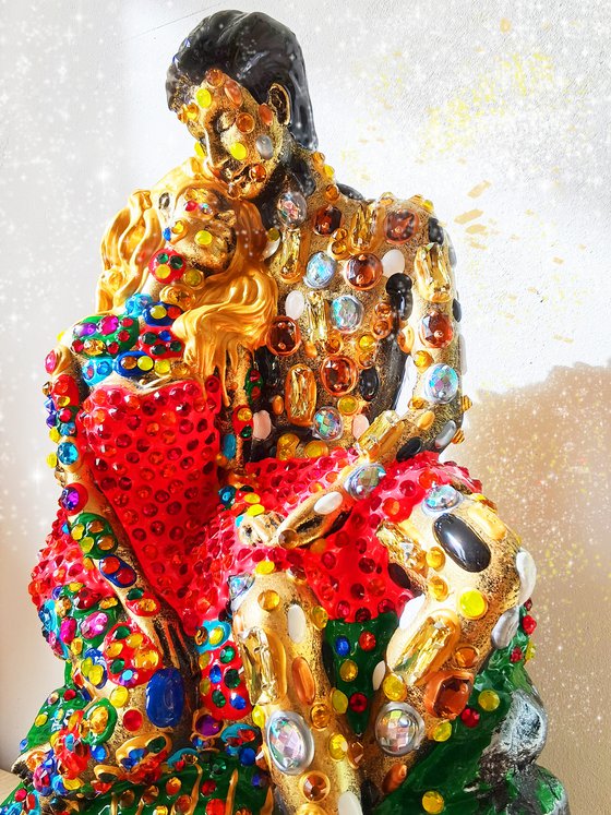 Man & Woman - crystal sculpture of a loving couple (Klimt inspired)