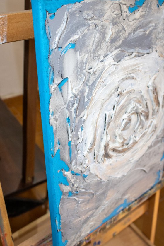 White Rose, Clouds