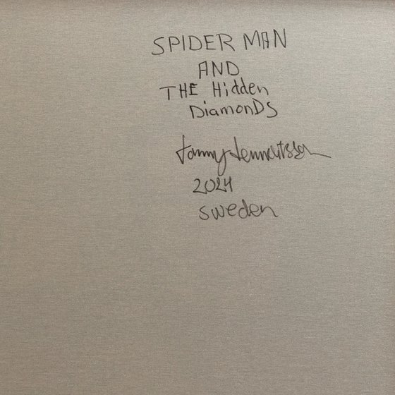 Spiderman and the hidden diamonds