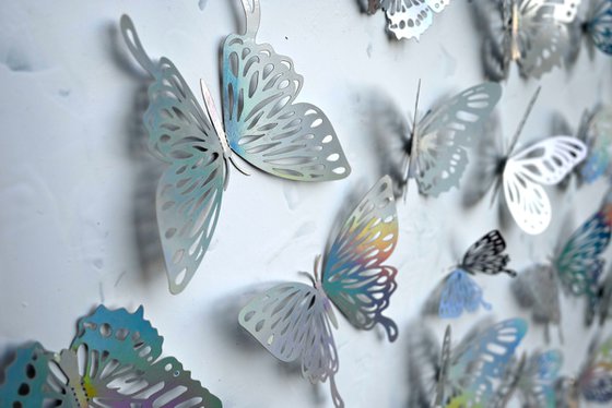 Holographic Butterflies