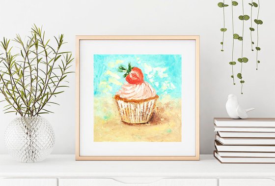 Cupcake with strawberries