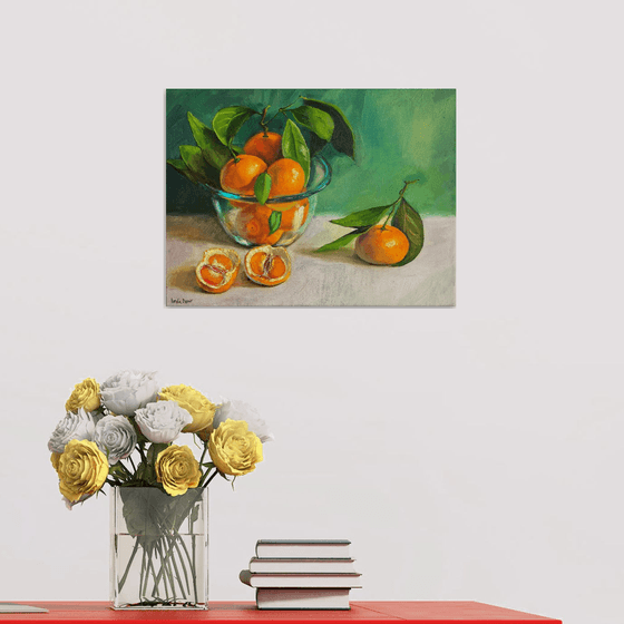 Tangerines in glass bowl