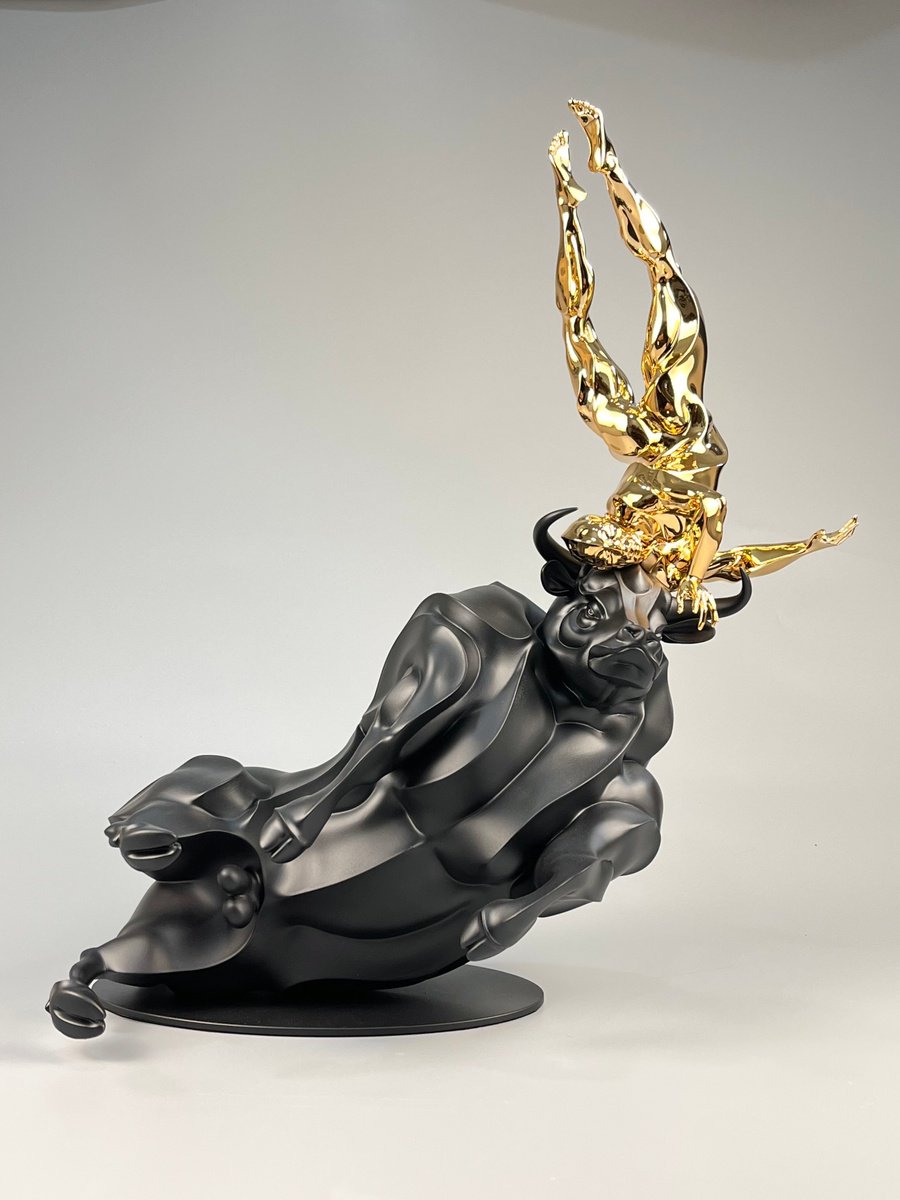 Photorealistic Animal Sculpture By Ming Li, 10 X 16", Good Luck To You, Original Artwork