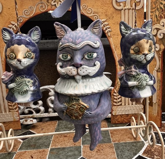 Blue Cat with Kittens