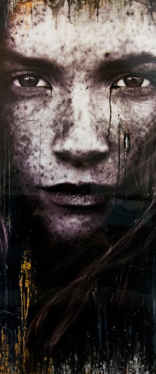"Eline" (160x106x5cm) - Unique XL portrait artwork on wood (abstract, portrait, gold, original, epoxy, painting, XL, unique artwork) by Rouzbeh Tahmassian