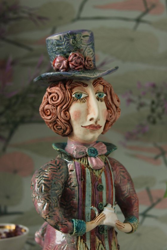 From the Alice in Wonderland. The Hatter.  Sculpture by Elya Yalonetski