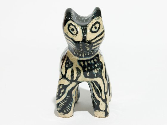 Ceramic sculpture Cat 7 x 8.5 x 4 cm