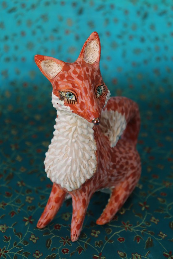 Sitting Fox. Tiny sculpture by Elya Yalonetski