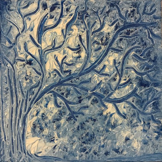 Tree - blue/white