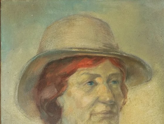 A lady in a hat