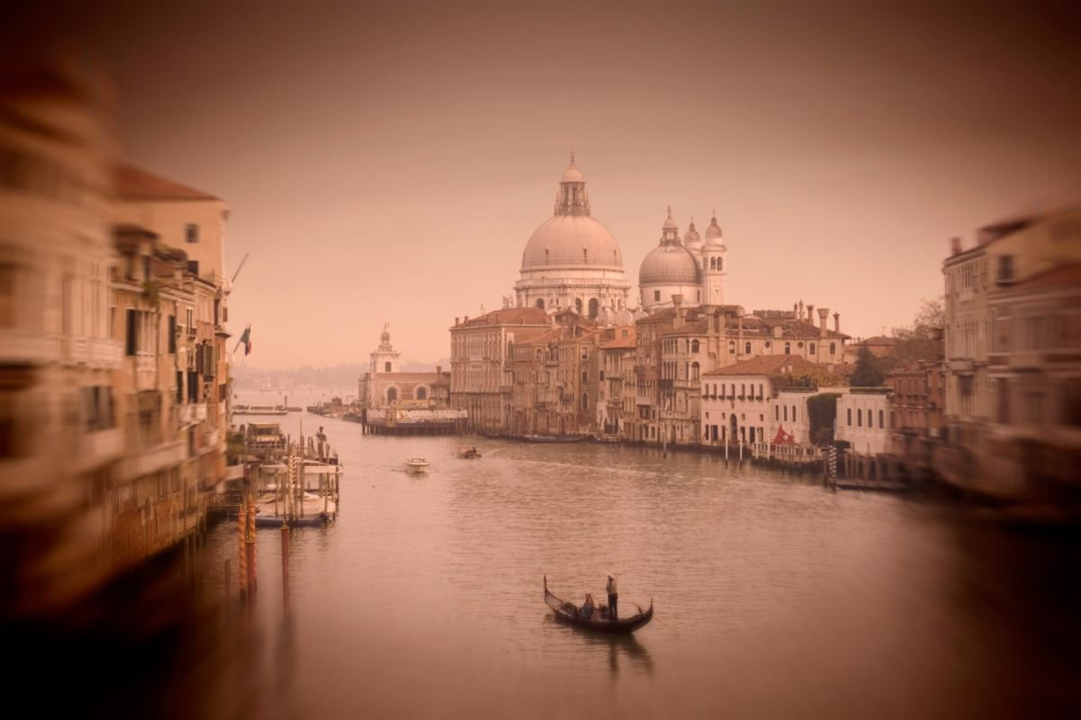 Canale Grande, Venice, Italy by Rod Edwards