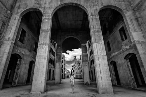 Colonnade II. - Art Nude by Peter Zelei