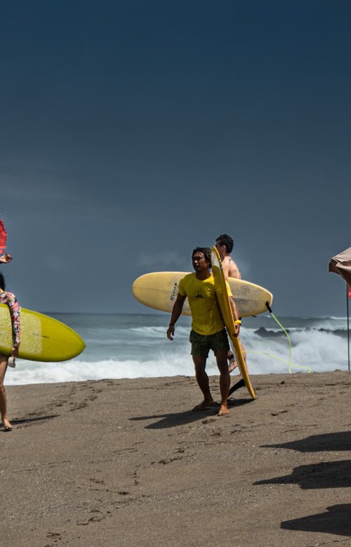 Ode to the surfer by Sergio Ianni