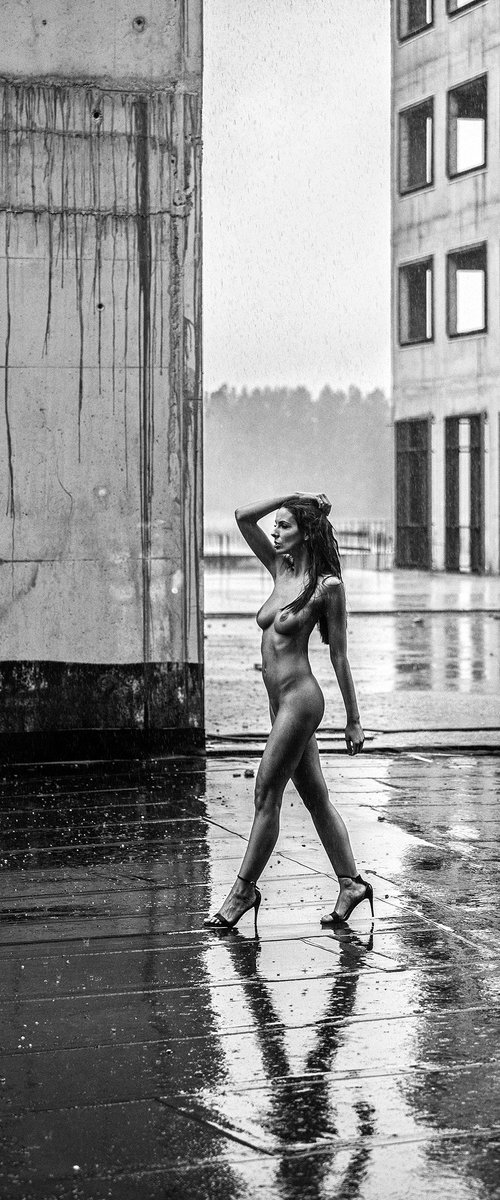 Rainy Days - Art Nude Photo by Peter Zelei