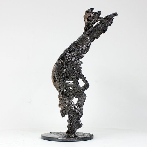 Pavarti Fresh start - Body woman metal artwork - steel, bronze lace