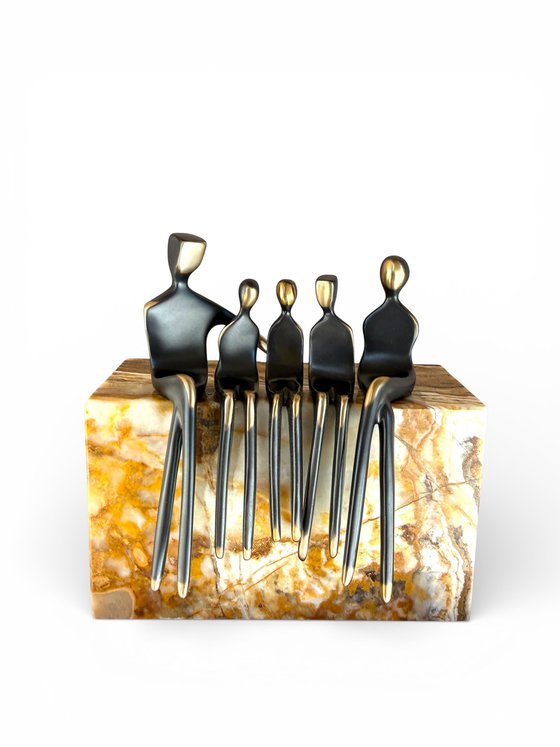 Family portrait with 3 children on onyx