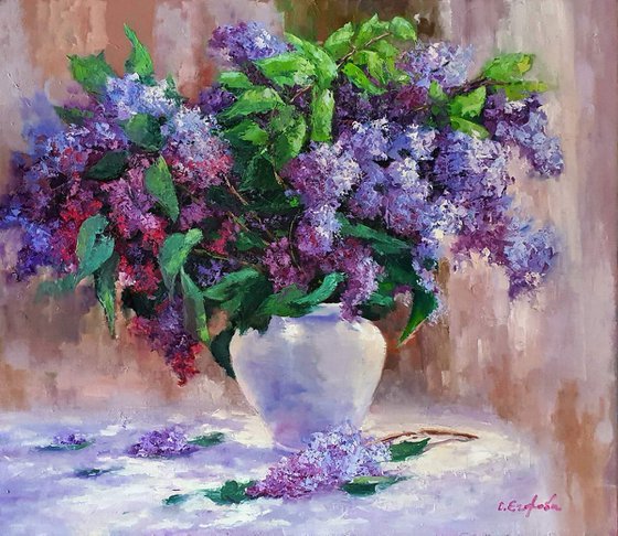 Lilac in vase