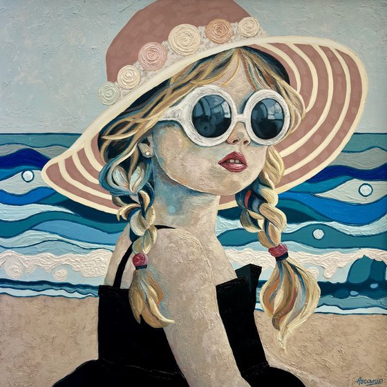 “GIRL WITH SUNGLASSES”