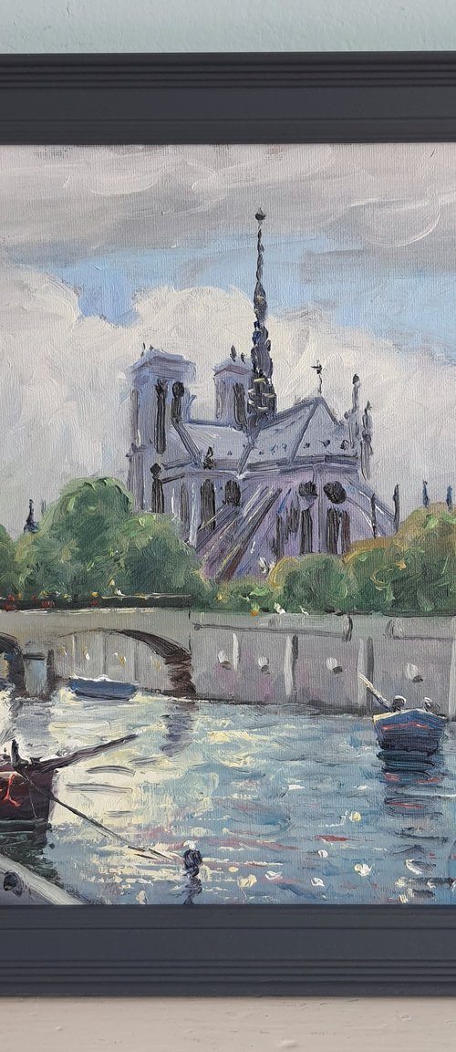 Paris Notre Dame, France by Roberto Ponte