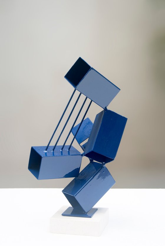 Tensioned Cubic Spaces I