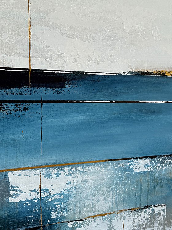 Silent Gold Current. Blue gold accents