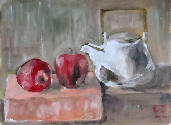Red apples and teapot