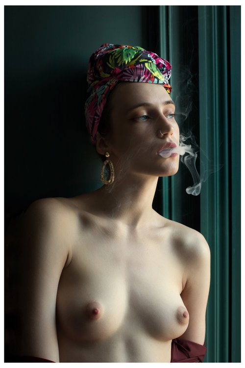 Smoking room by Lida Khaikara