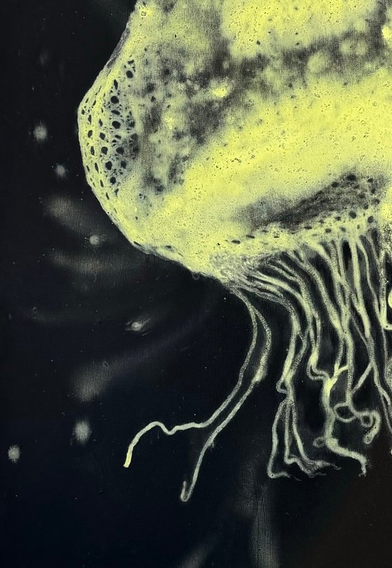 Jellyfish neon yellow