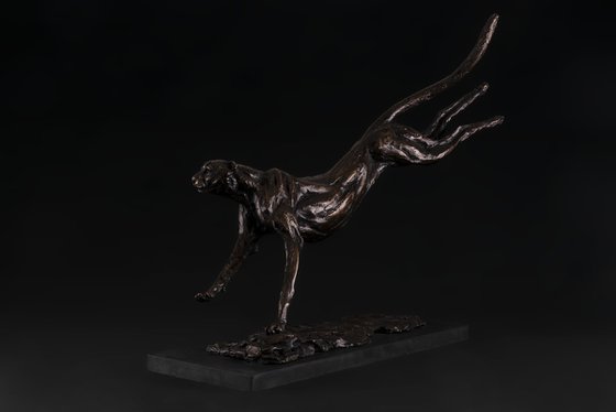 unning Cheetah Foundry Bronze