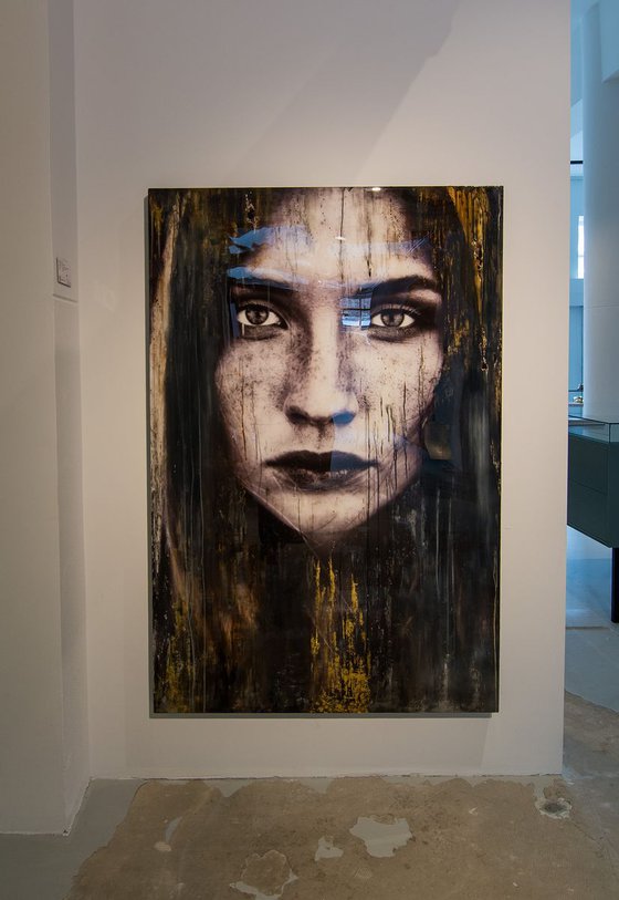 "Cisca" (160x106x5cm) XL portrait artwork on wood (abstract, portrait, original, epoxy, gold, painting)
