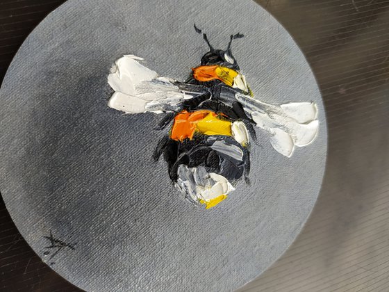 Вumblebee - small painting, oil painting, round canvas, postcard, bumblebee, bumblebee oil, painting, gift, gift idea, insects