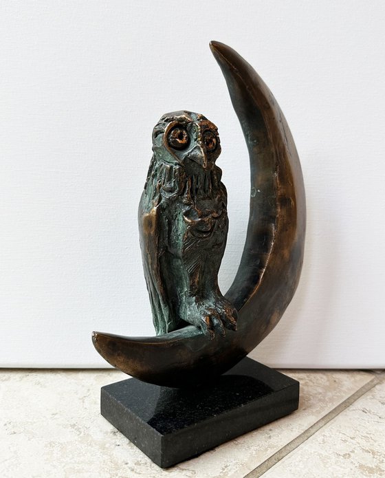 Owl - symbol of wisdom and wealth