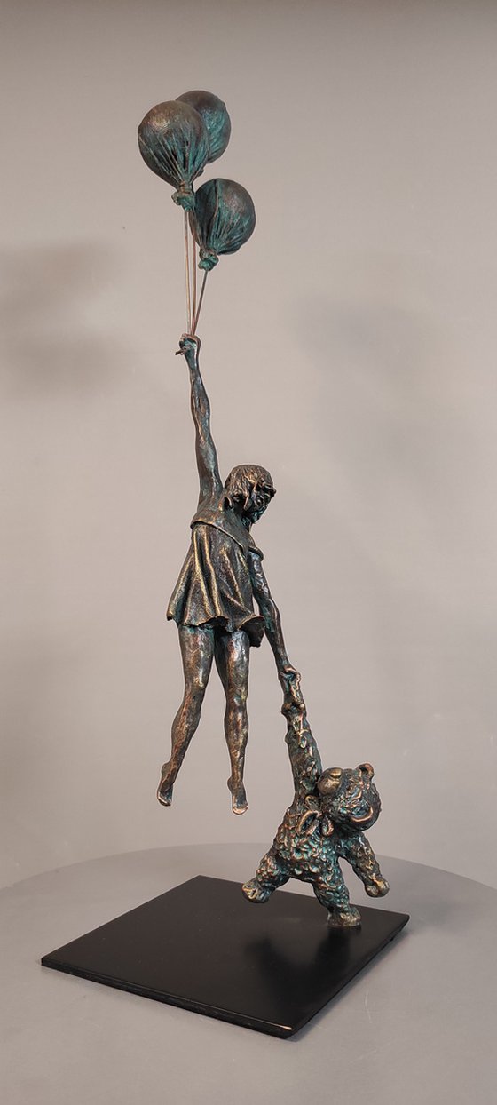 "Take me with you!" Bronze sculpture