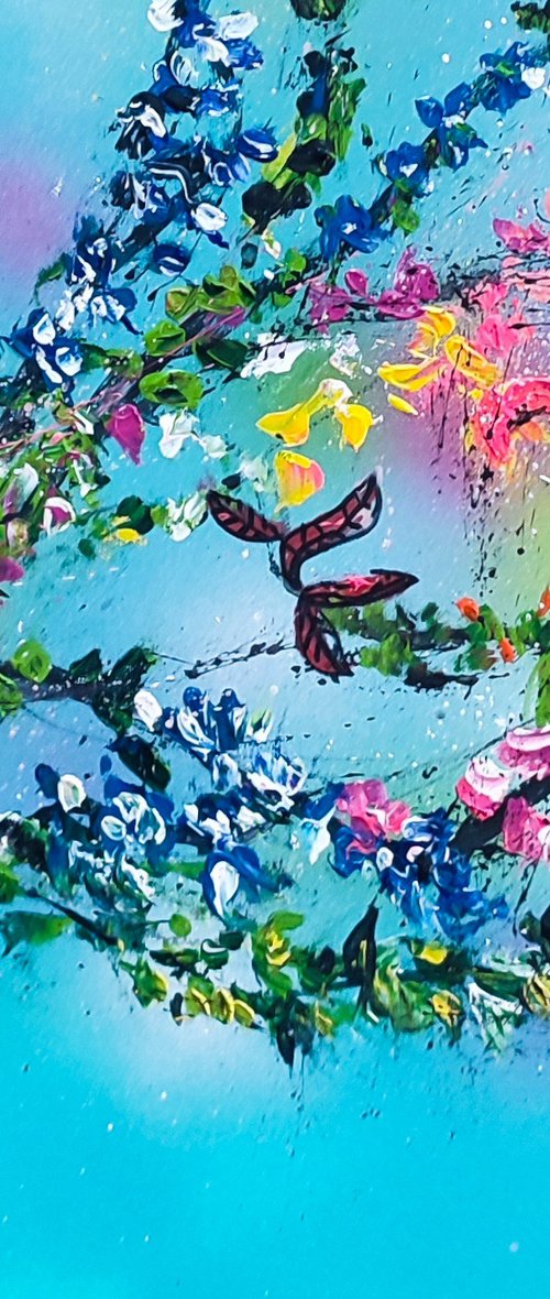 Plante fleurie et bleu profond by ÂME SAUVAGE