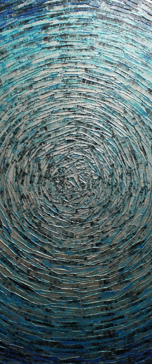 Iridescent blue silver shine by Jonathan Pradillon