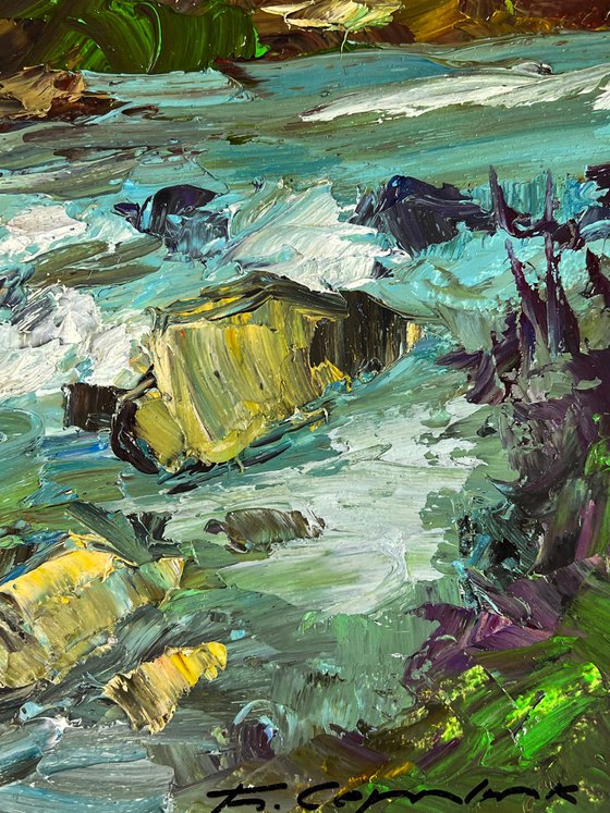 The River Flows through the Mountains