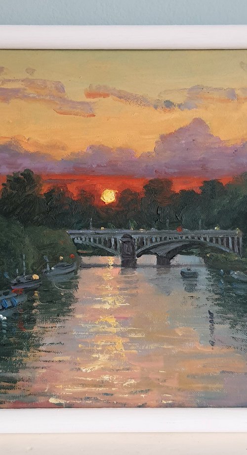 London Richmond railway bridge by Roberto Ponte