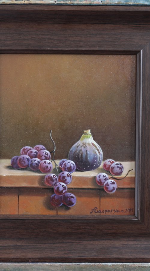 Still life grapes and figs (24x20cm, oil painting, ready to hang, framed) by Ara Gasparian