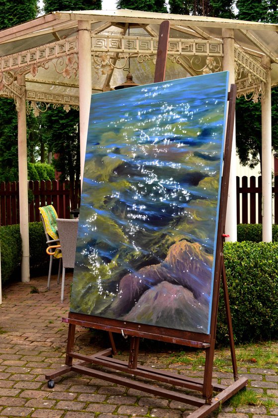 Music of the sea. Transparent water. Large