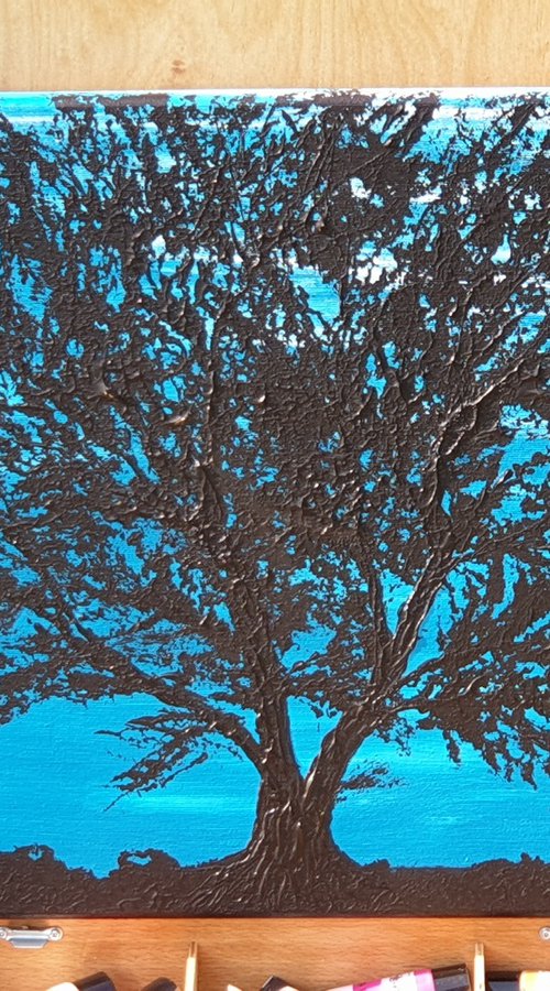 Night Tree 1 by Daniel Urbaník