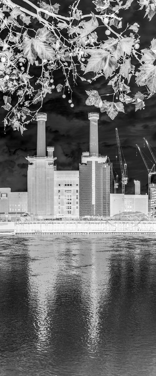 BATTERSEA POWER STATION 2015 B&W NO2   Limited edition  1/150 8"X12" by Laura Fitzpatrick