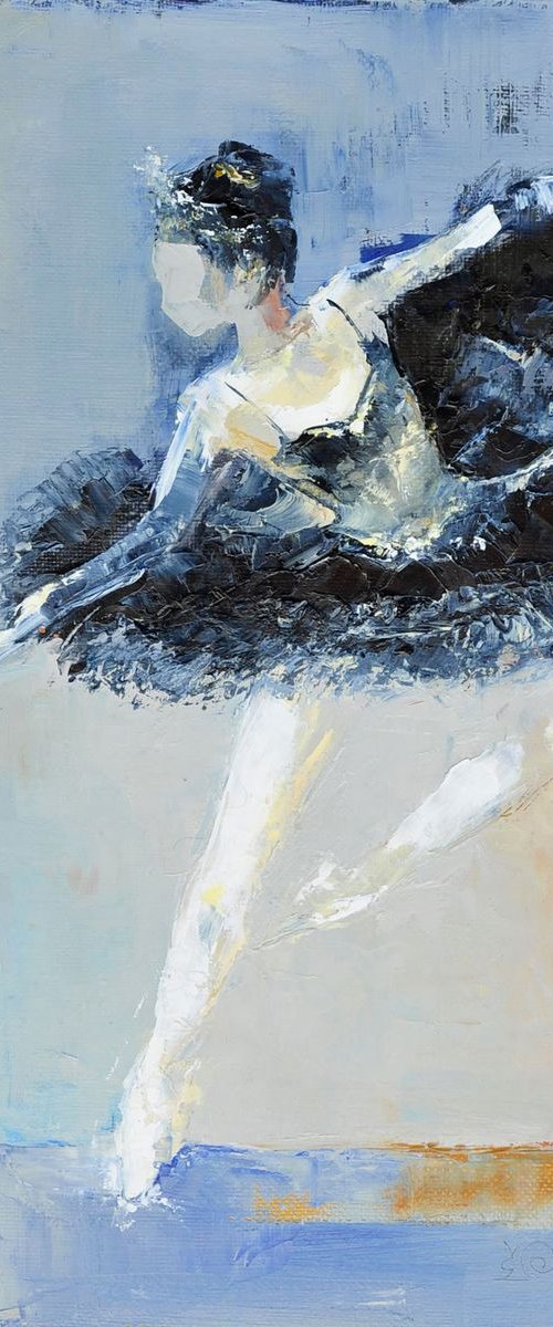 Black Swan by Anna Ravliuc