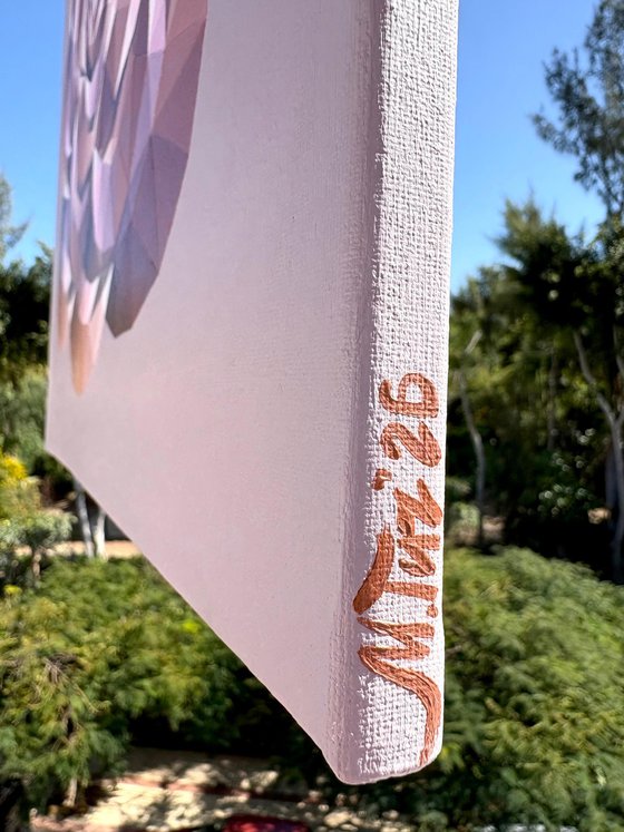 GEOMETRIC GOLDEN TEA ROSE