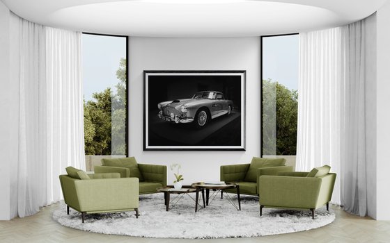 Aston Martin DB4