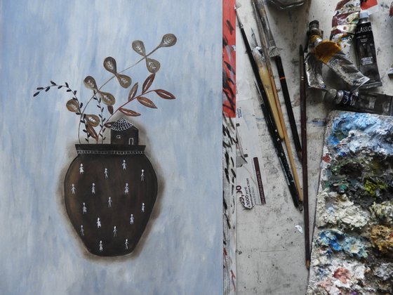 A world inside a plant vase