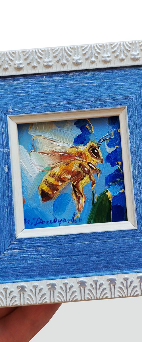 Bee decor artwork by Nataly Derevyanko
