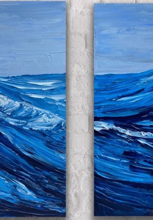 Crushing waves diptych by Guzaliya Xavier